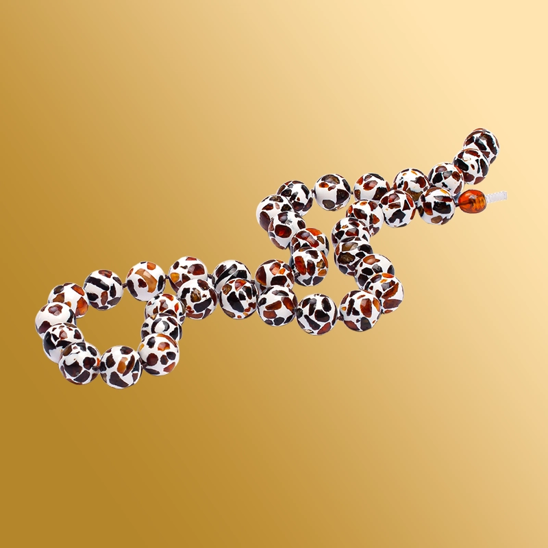 Бусы и колье с янтарем и ювелирной смолой